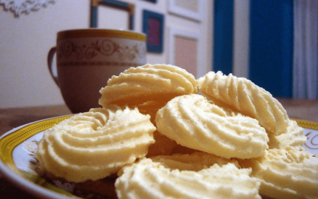 Biscoitos de nata com coco