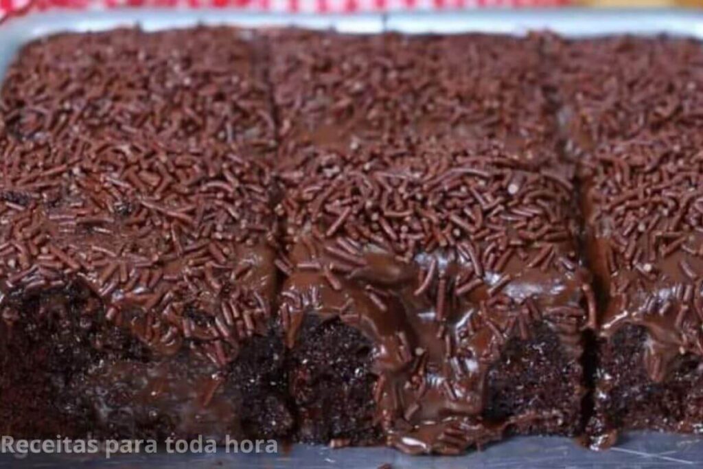 Bolo de Chocolate Molhadinho