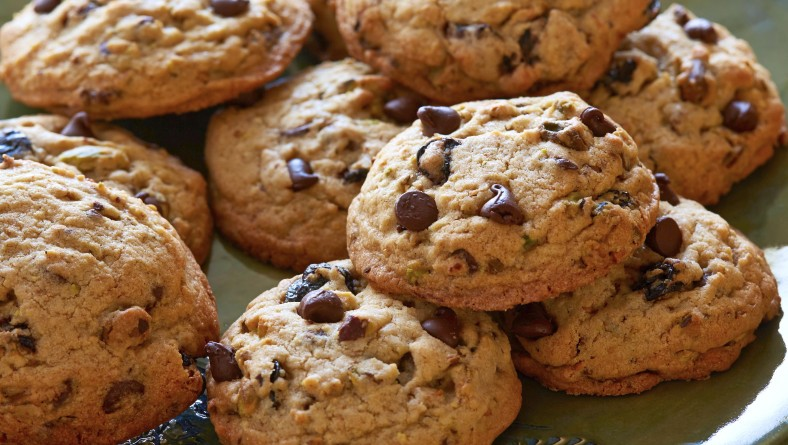 cookies de aveia com gotas de chocolate 