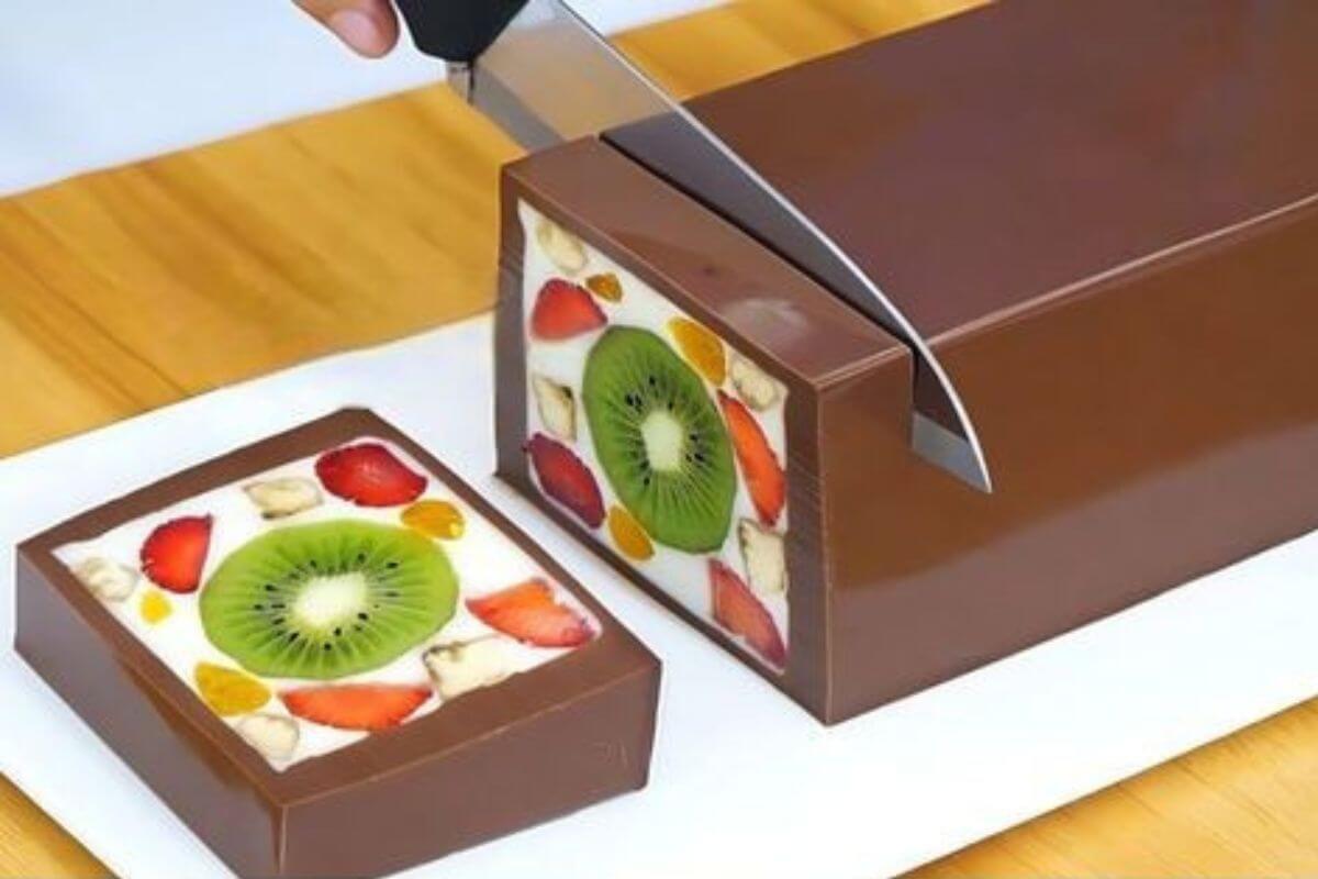 sobremesa de frutas com chocolate